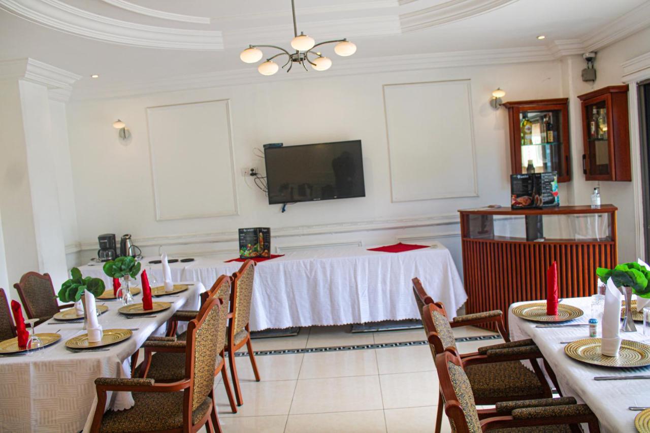 Residence Le Carat Bonapriso Douala Exterior foto